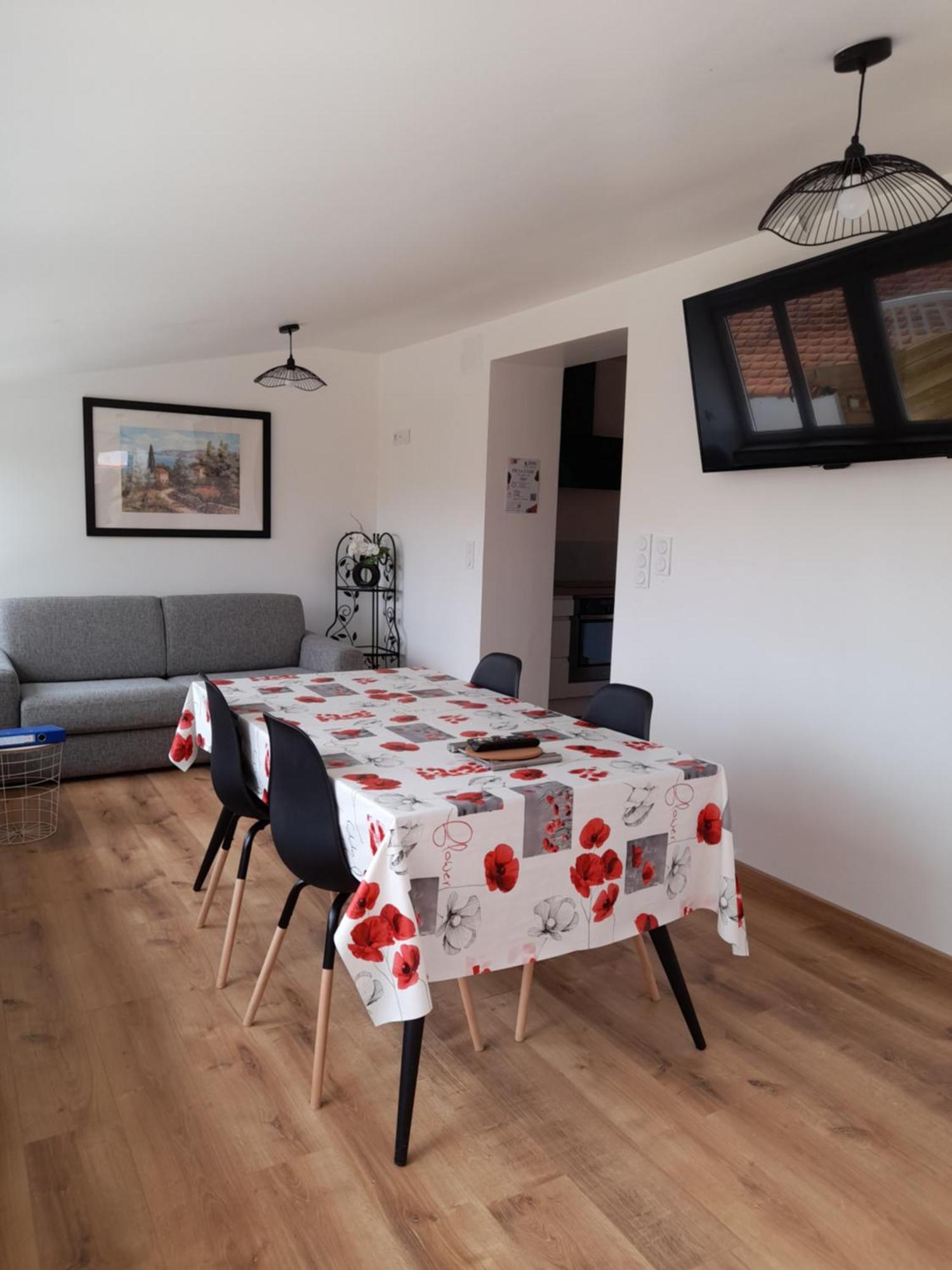 Logement Lumineux Avec Terrasse La Roche-sur-Yon Exterior foto